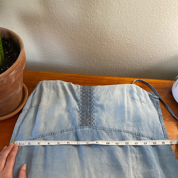 Chambray dress embroidered bodice ties at back size small - Picture 6 of 8